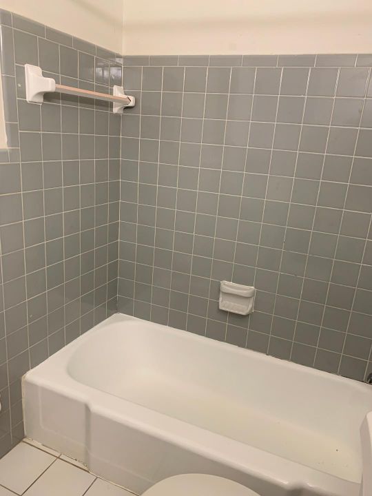 For Sale: $130,000 (1 beds, 1 baths, 640 Square Feet)