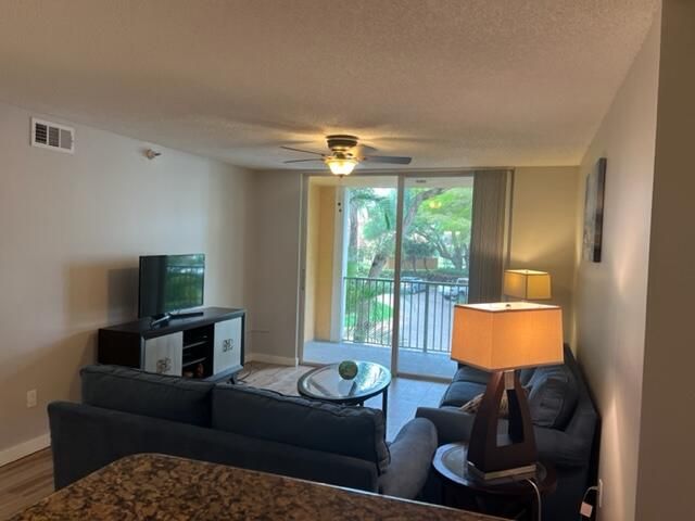 Active With Contract: $4,000 (2 beds, 2 baths, 1036 Square Feet)