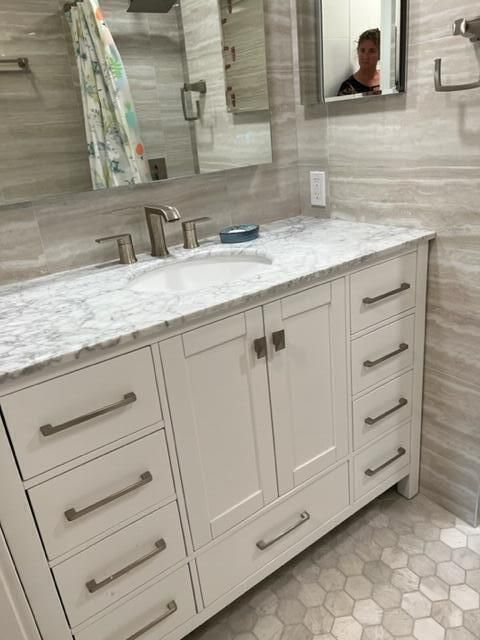 Active With Contract: $4,000 (2 beds, 2 baths, 1036 Square Feet)