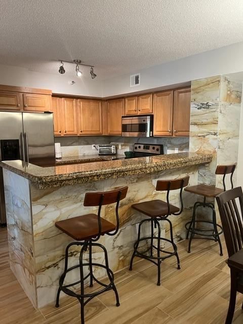 Active With Contract: $4,000 (2 beds, 2 baths, 1036 Square Feet)