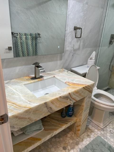 Active With Contract: $4,000 (2 beds, 2 baths, 1036 Square Feet)