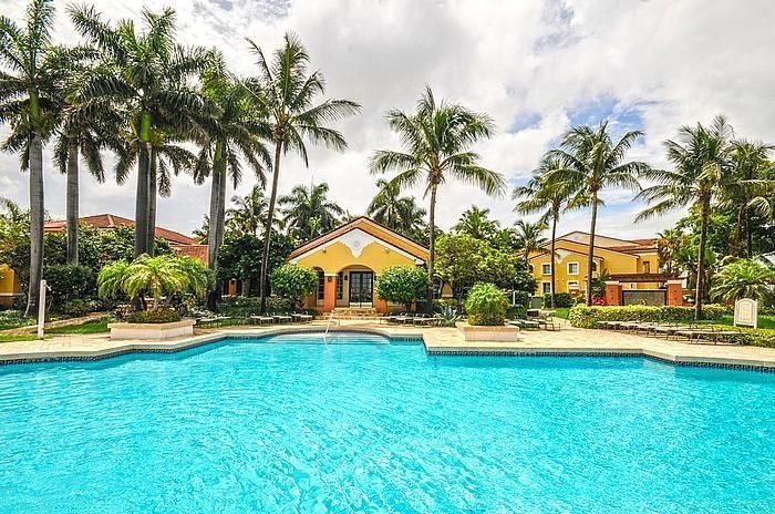 Active With Contract: $4,000 (2 beds, 2 baths, 1036 Square Feet)