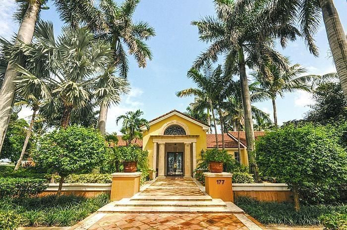 Active With Contract: $4,000 (2 beds, 2 baths, 1036 Square Feet)