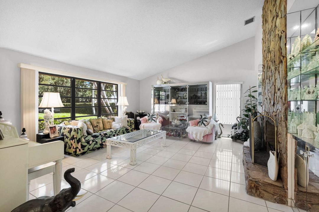 Activo con contrato: $1,150,000 (4 camas, 3 baños, 2854 Pies cuadrados)