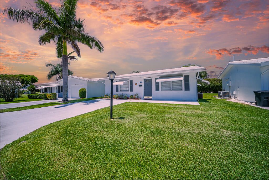 Recently Sold: $219,500 (2 beds, 1 baths, 1044 Square Feet)