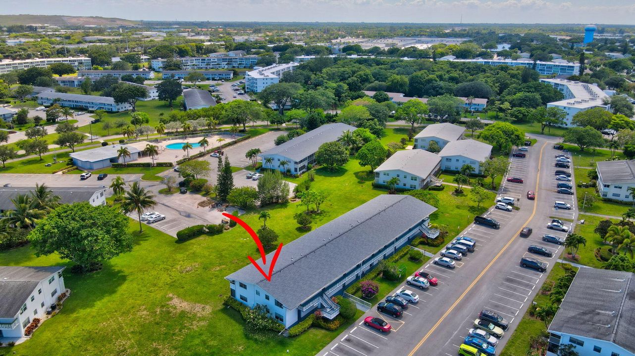 合同活跃: $117,000 (2 贝兹, 1 浴室, 820 平方英尺)