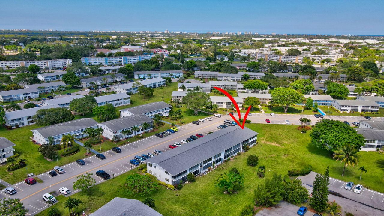 合同活跃: $117,000 (2 贝兹, 1 浴室, 820 平方英尺)