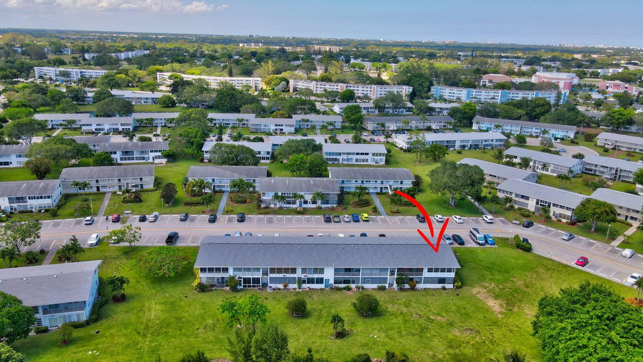 合同活跃: $117,000 (2 贝兹, 1 浴室, 820 平方英尺)