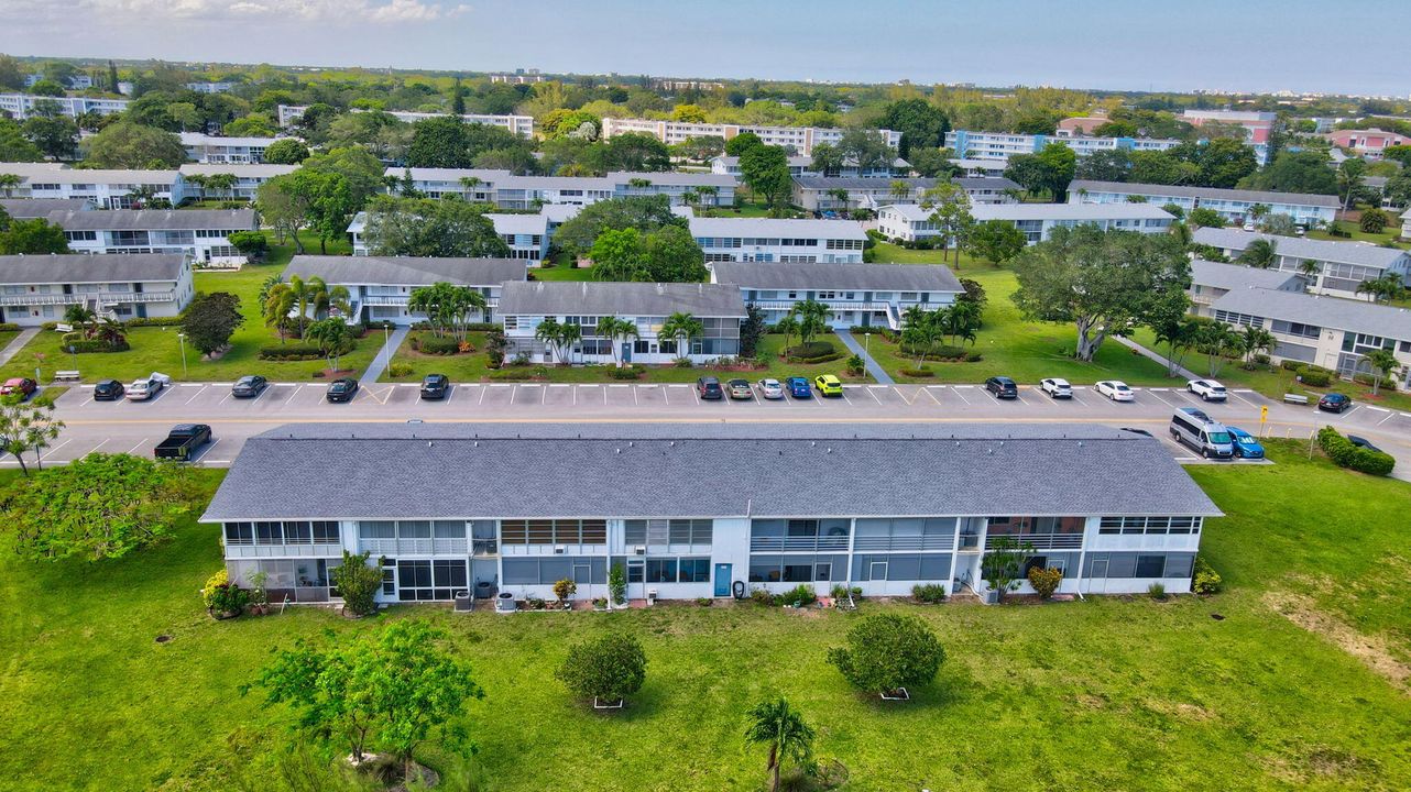 合同活跃: $117,000 (2 贝兹, 1 浴室, 820 平方英尺)