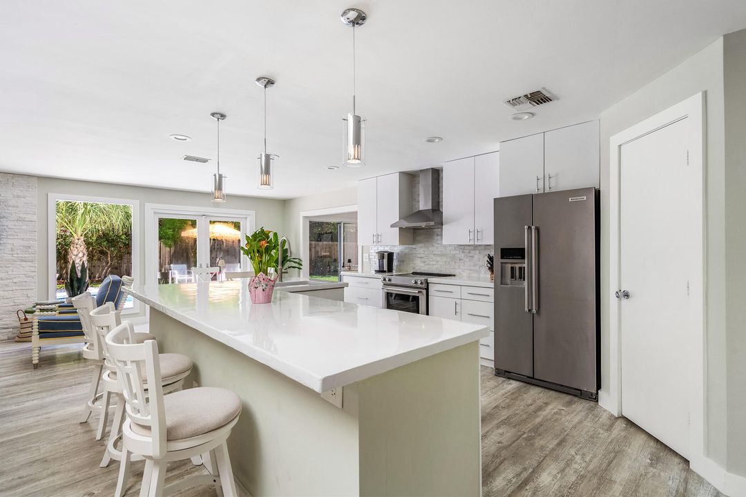 На продажу: $1,350,000 (4 спален, 4 ванн, 2360 Квадратных фут)