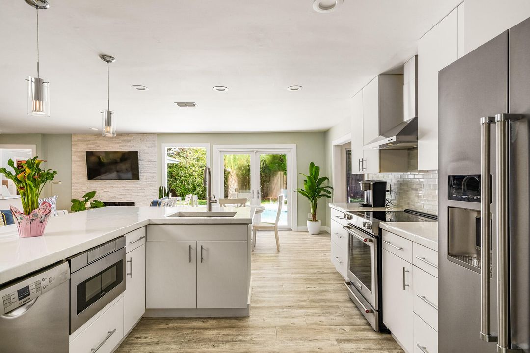 На продажу: $1,350,000 (4 спален, 4 ванн, 2360 Квадратных фут)