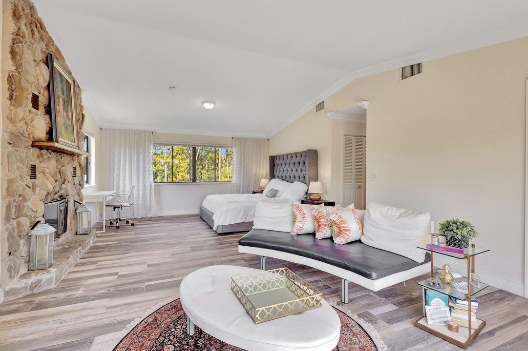 Под контрактом: $9,000 (5 спален, 3 ванн, 3329 Квадратных фут)