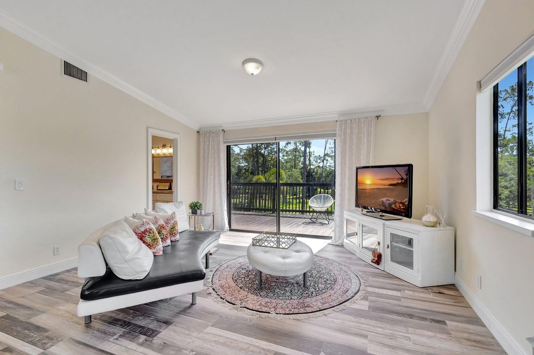 Под контрактом: $9,000 (5 спален, 3 ванн, 3329 Квадратных фут)