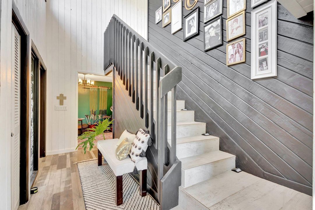 Под контрактом: $9,000 (5 спален, 3 ванн, 3329 Квадратных фут)