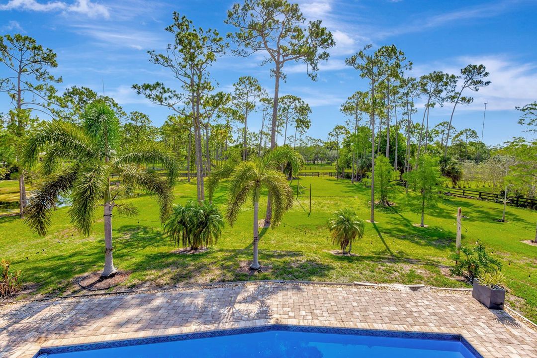 Под контрактом: $9,000 (5 спален, 3 ванн, 3329 Квадратных фут)