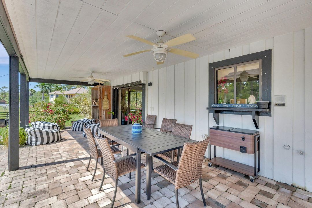 Под контрактом: $9,000 (5 спален, 3 ванн, 3329 Квадратных фут)