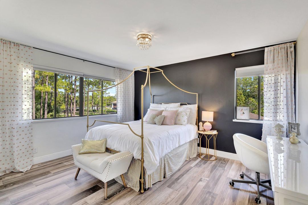 Под контрактом: $9,000 (5 спален, 3 ванн, 3329 Квадратных фут)