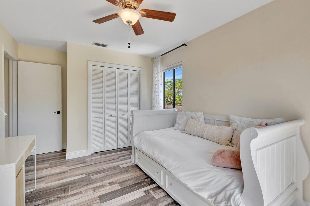 Под контрактом: $9,000 (5 спален, 3 ванн, 3329 Квадратных фут)