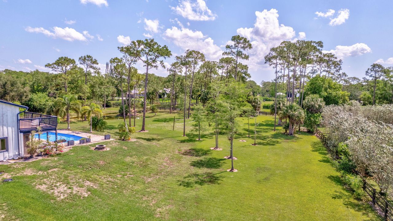 Под контрактом: $9,000 (5 спален, 3 ванн, 3329 Квадратных фут)