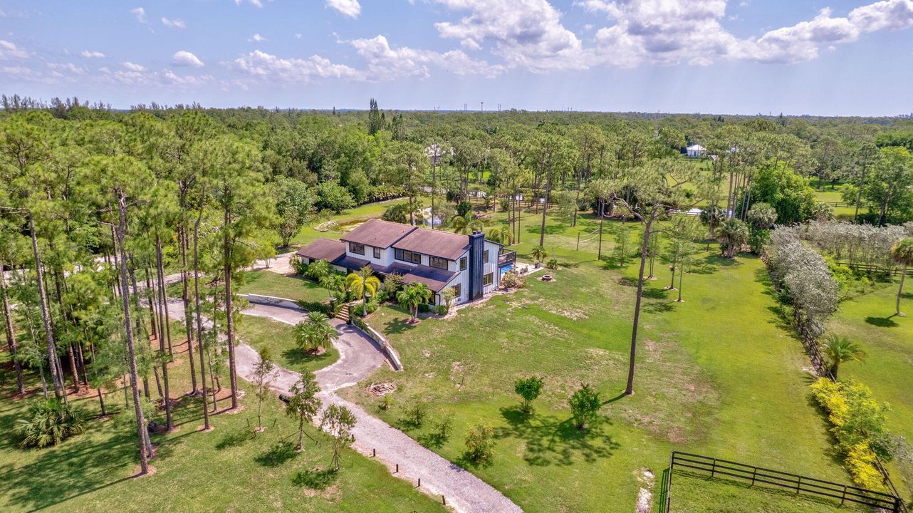 Под контрактом: $9,000 (5 спален, 3 ванн, 3329 Квадратных фут)