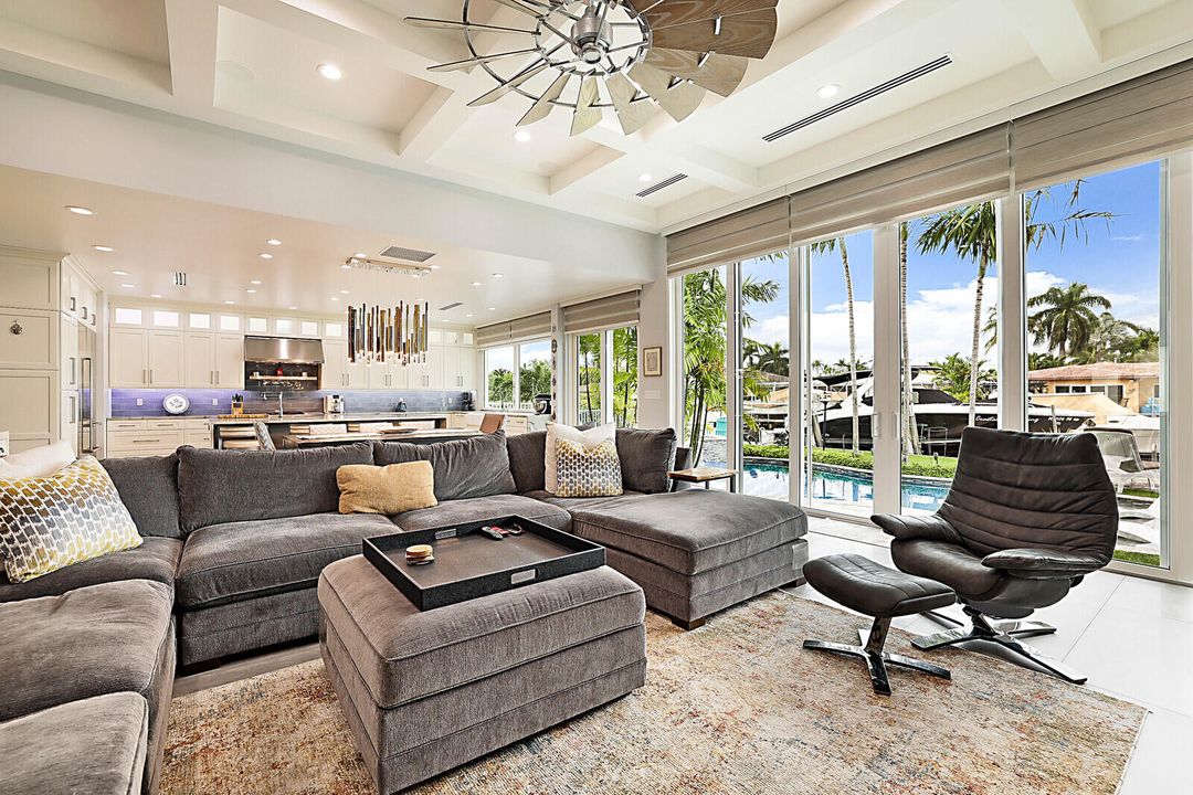 Active With Contract: $2,525,000 (5 beds, 4 baths, 4707 Square Feet)