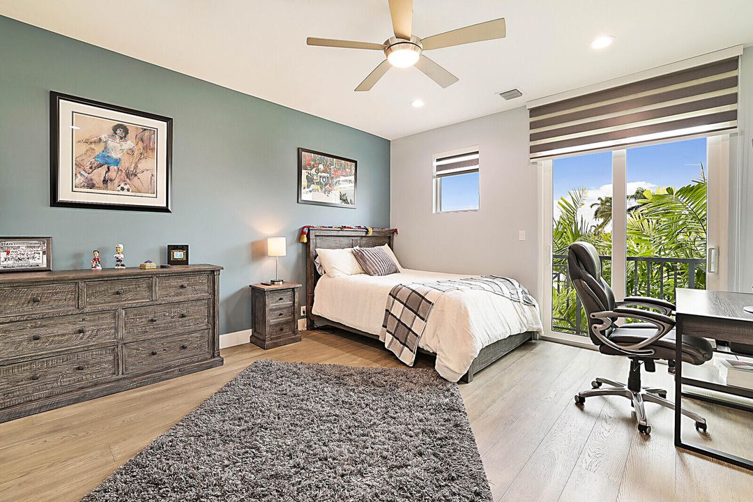 Active With Contract: $2,525,000 (5 beds, 4 baths, 4707 Square Feet)