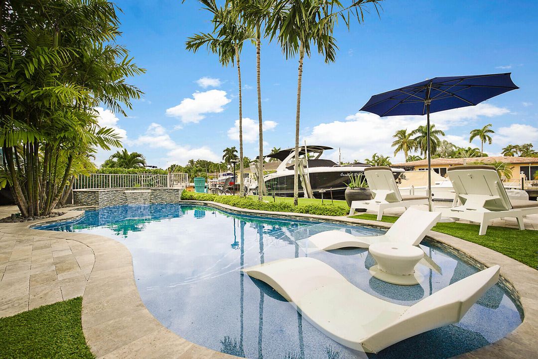 Active With Contract: $2,525,000 (5 beds, 4 baths, 4707 Square Feet)