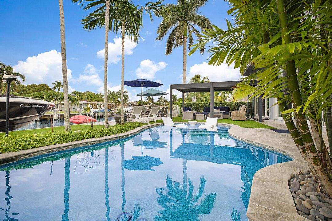 Active With Contract: $2,525,000 (5 beds, 4 baths, 4707 Square Feet)