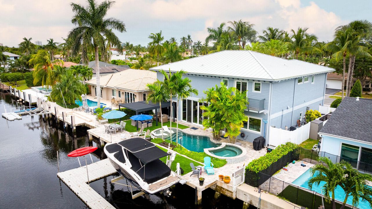 Active With Contract: $2,525,000 (5 beds, 4 baths, 4707 Square Feet)