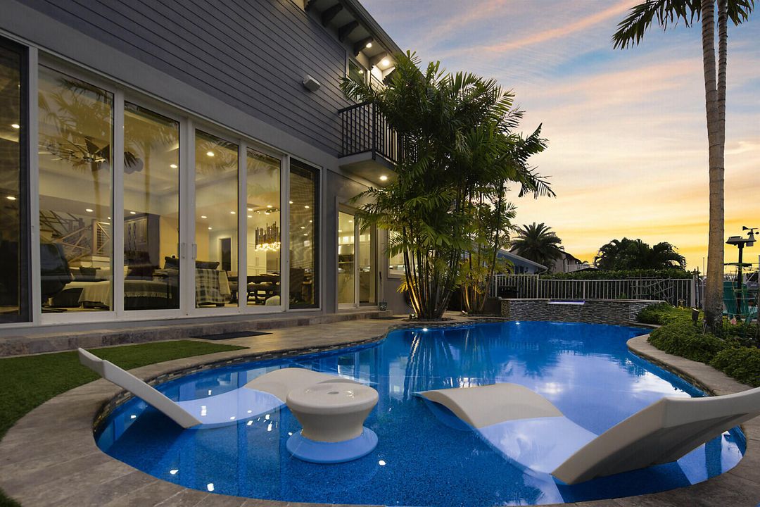 Active With Contract: $2,525,000 (5 beds, 4 baths, 4707 Square Feet)