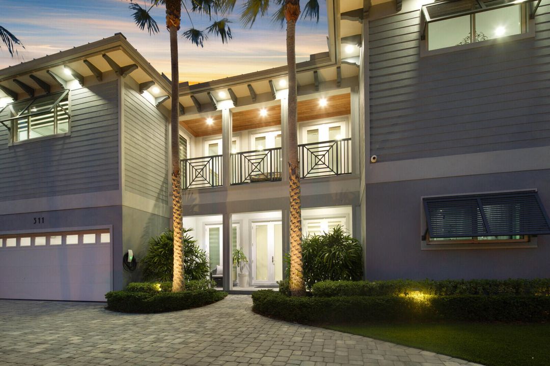 Active With Contract: $2,525,000 (5 beds, 4 baths, 4707 Square Feet)