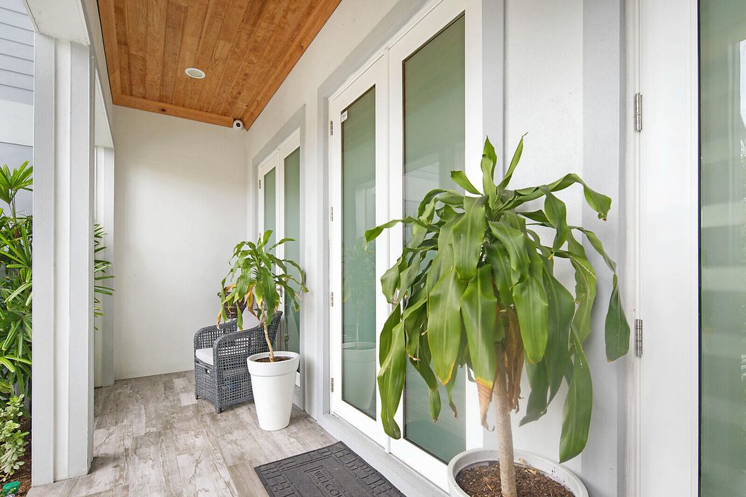 Active With Contract: $2,525,000 (5 beds, 4 baths, 4707 Square Feet)