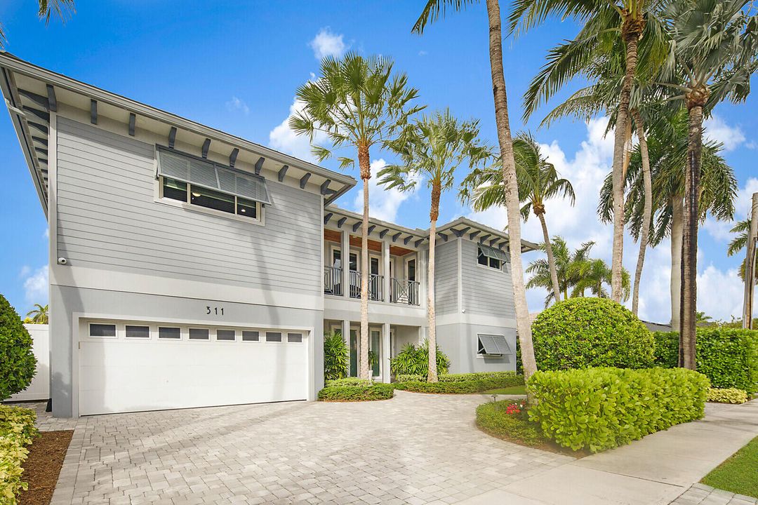 Active With Contract: $2,525,000 (5 beds, 4 baths, 4707 Square Feet)