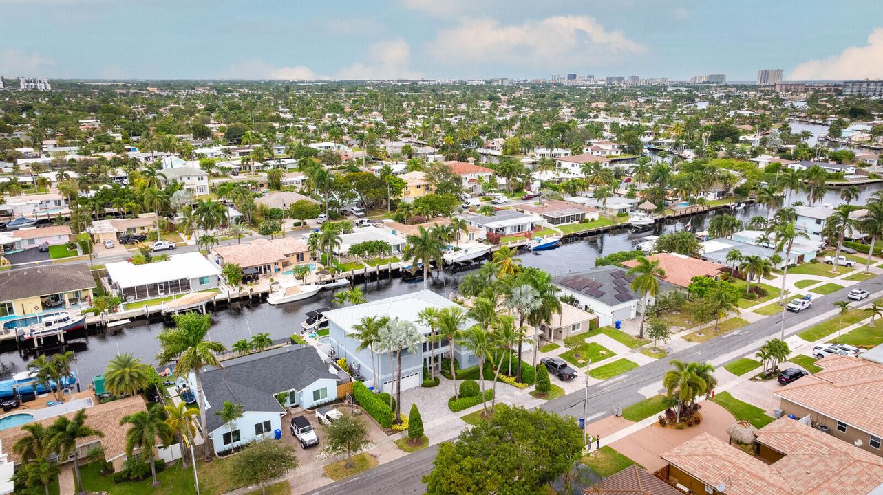 Active With Contract: $2,525,000 (5 beds, 4 baths, 4707 Square Feet)