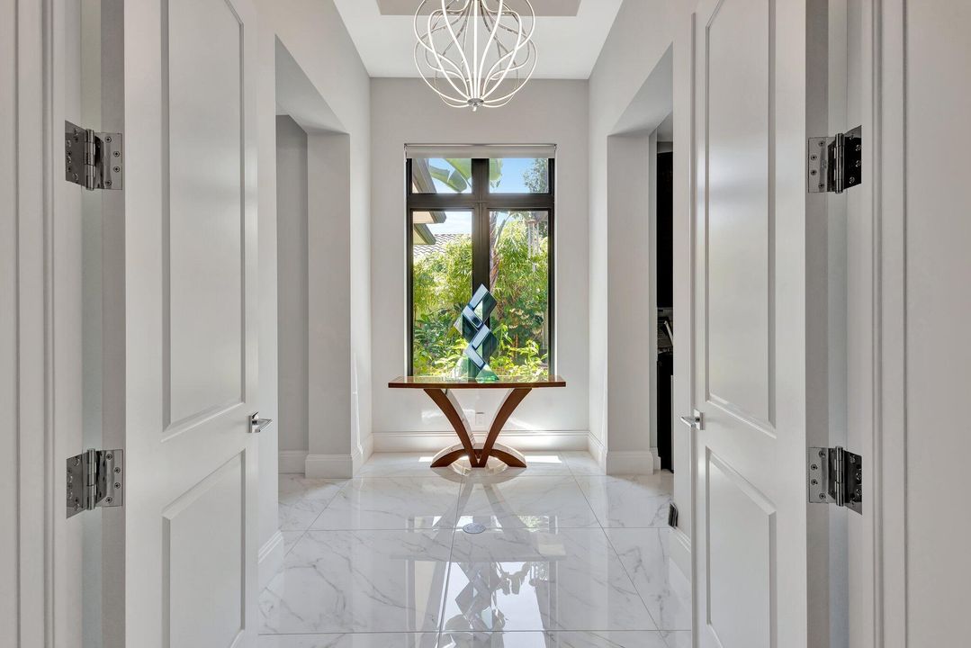 На продажу: $9,800,000 (4 спален, 4 ванн, 5039 Квадратных фут)