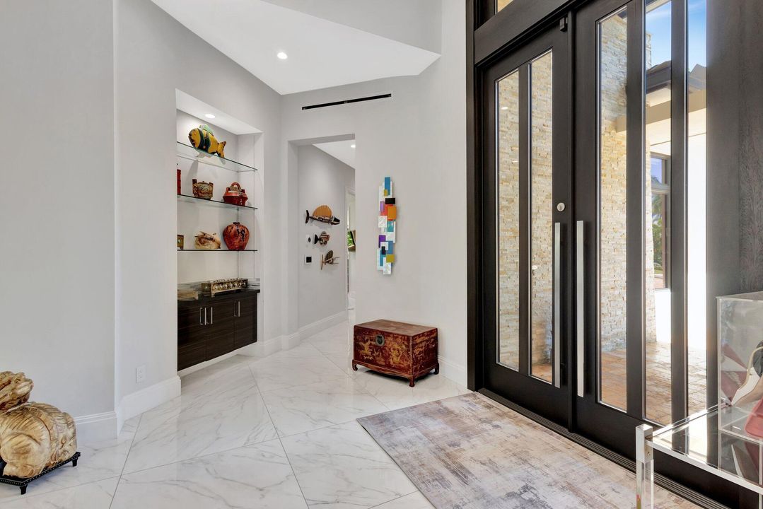 На продажу: $9,800,000 (4 спален, 4 ванн, 5039 Квадратных фут)