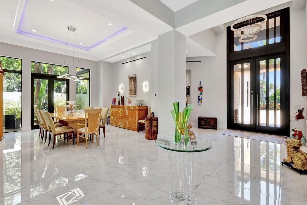 На продажу: $9,800,000 (4 спален, 4 ванн, 5039 Квадратных фут)