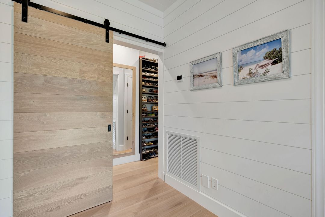 В аренду: $25,000 (3 спален, 3 ванн, 3585 Квадратных фут)