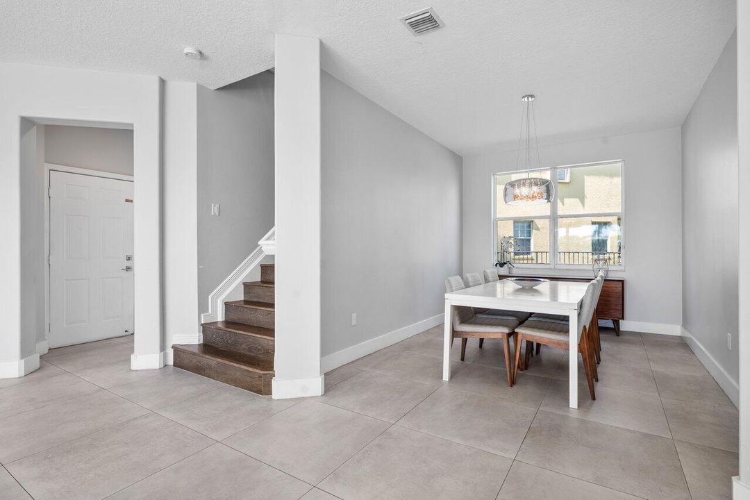 Active With Contract: $839,999 (6 beds, 3 baths, 3662 Square Feet)