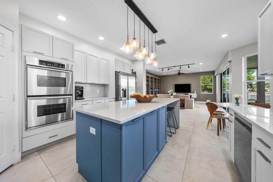 Active With Contract: $839,999 (6 beds, 3 baths, 3662 Square Feet)