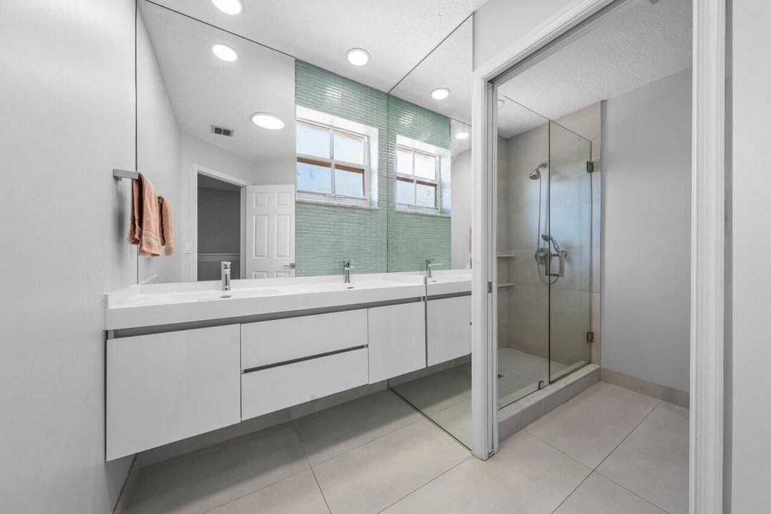 Active With Contract: $839,999 (6 beds, 3 baths, 3662 Square Feet)