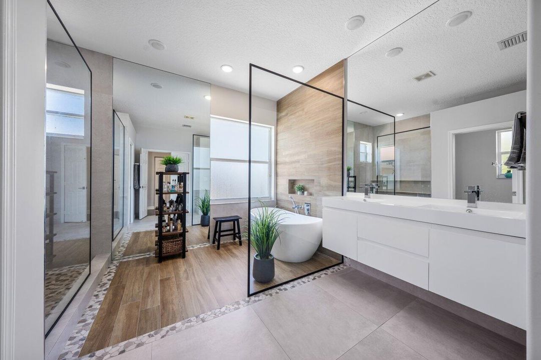 Active With Contract: $839,999 (6 beds, 3 baths, 3662 Square Feet)