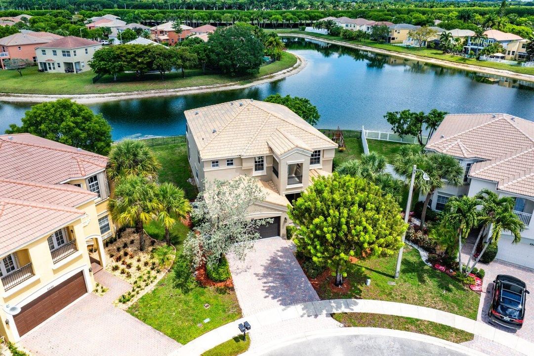 Active With Contract: $839,999 (6 beds, 3 baths, 3662 Square Feet)