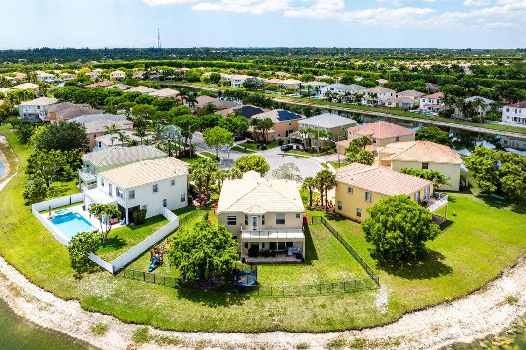 Active With Contract: $839,999 (6 beds, 3 baths, 3662 Square Feet)