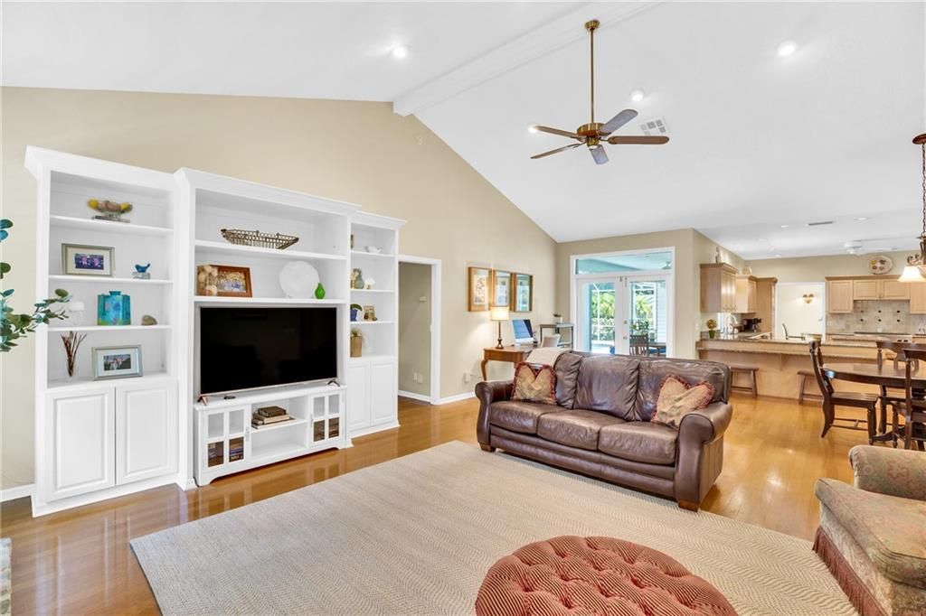 Active With Contract: $825,000 (4 beds, 2 baths, 3590 Square Feet)