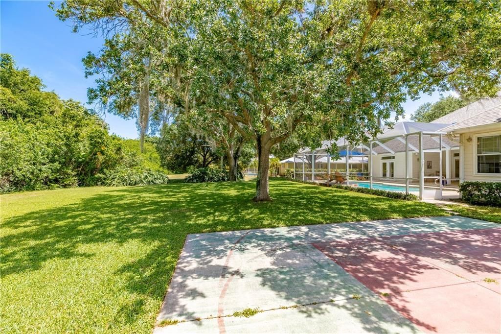 Active With Contract: $825,000 (4 beds, 2 baths, 3590 Square Feet)