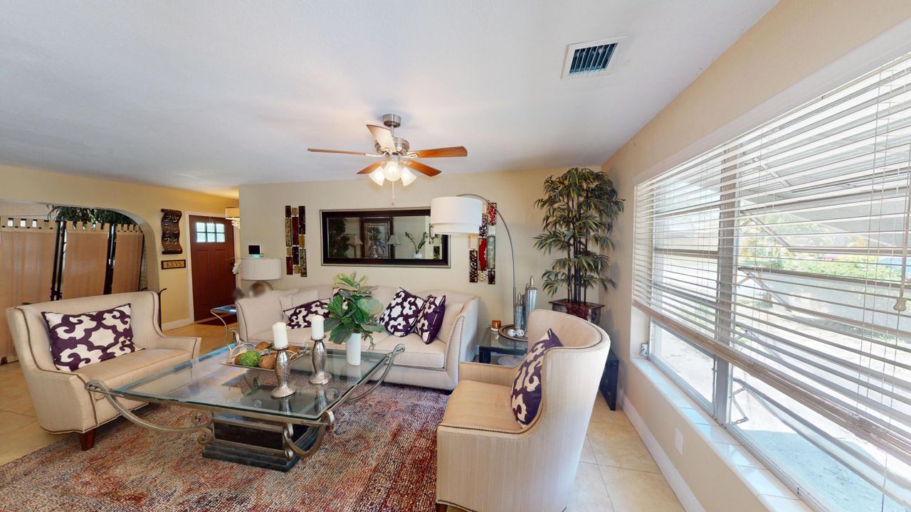 Activo con contrato: $535,000 (3 camas, 2 baños, 1804 Pies cuadrados)