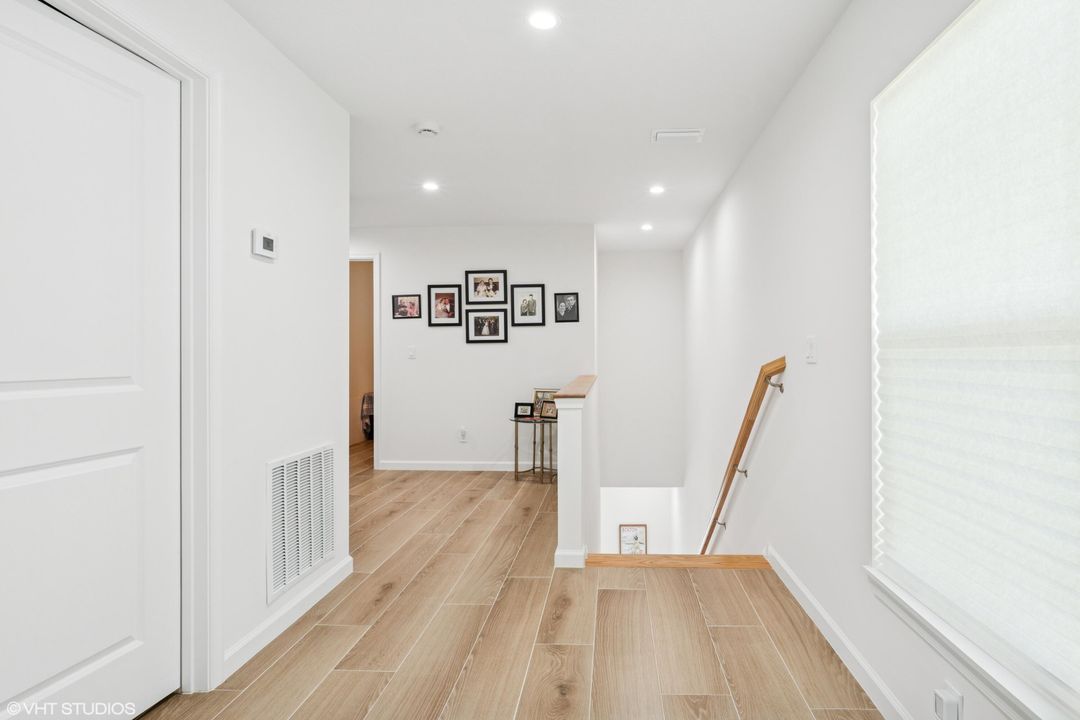 На продажу: $1,375,000 (4 спален, 2 ванн, 3353 Квадратных фут)