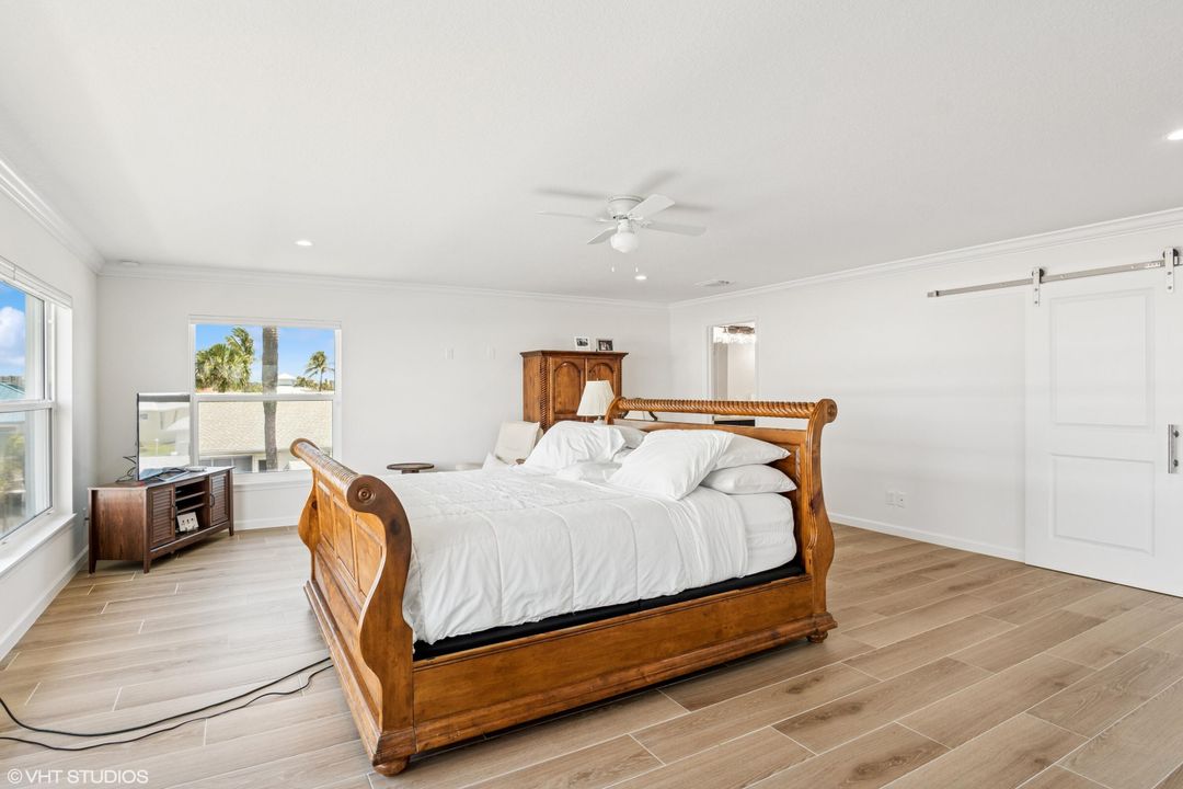 На продажу: $1,375,000 (4 спален, 2 ванн, 3353 Квадратных фут)