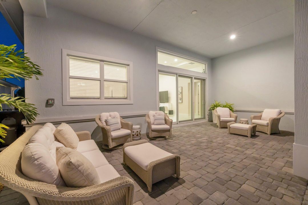 待售: $999,000 (4 贝兹, 3 浴室, 3621 平方英尺)